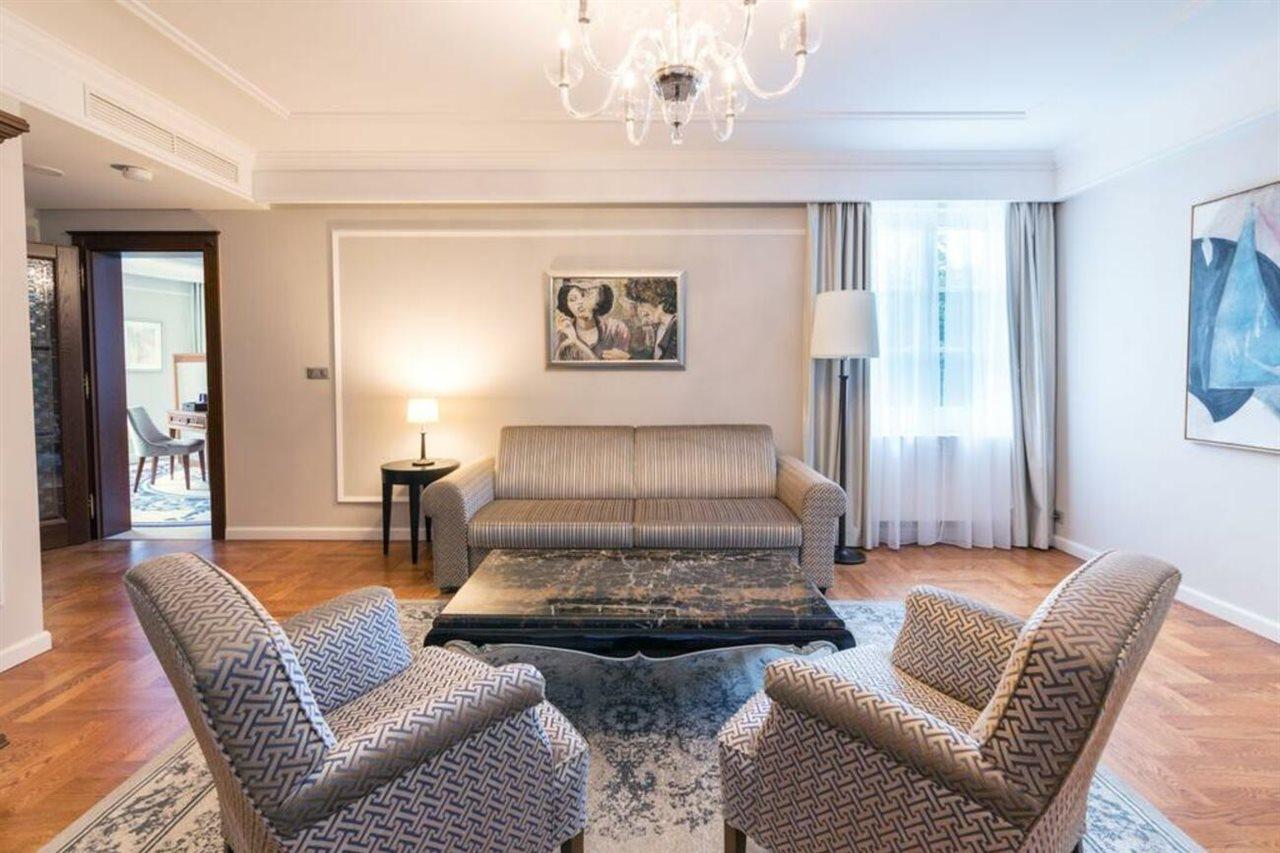 Palace Art Hotel Pezinok Ngoại thất bức ảnh