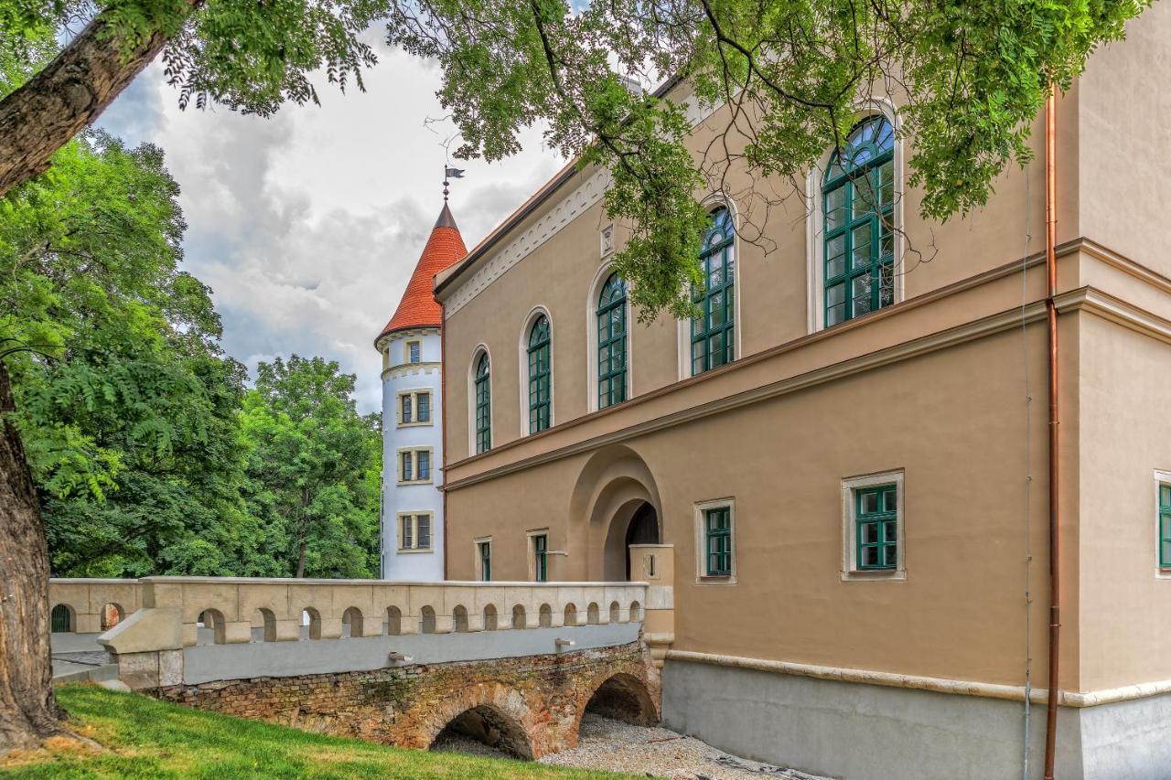Palace Art Hotel Pezinok Ngoại thất bức ảnh