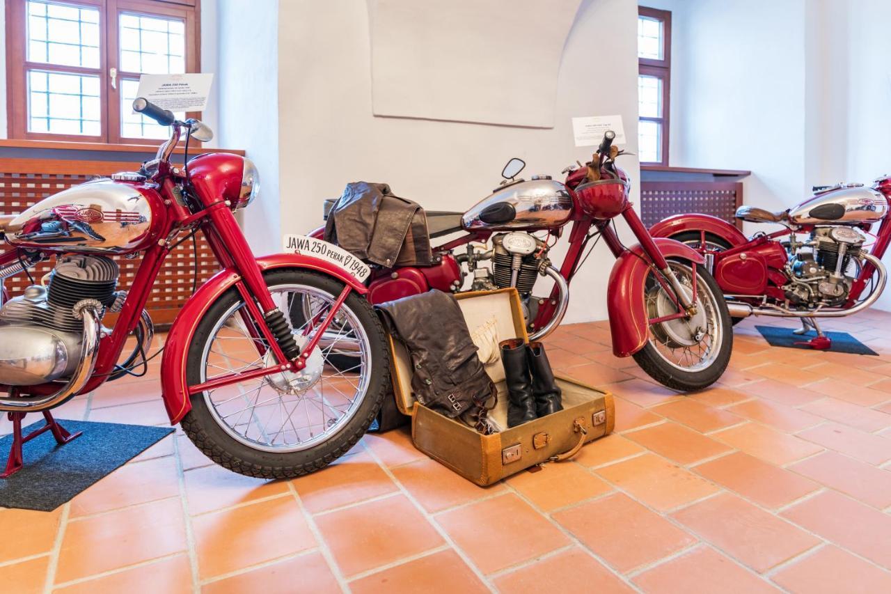 Palace Art Hotel Pezinok Ngoại thất bức ảnh