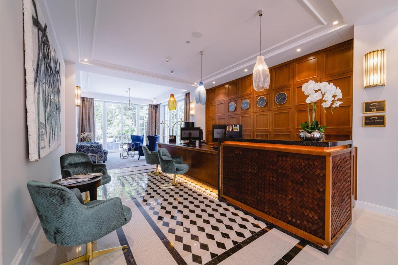 Palace Art Hotel Pezinok Ngoại thất bức ảnh