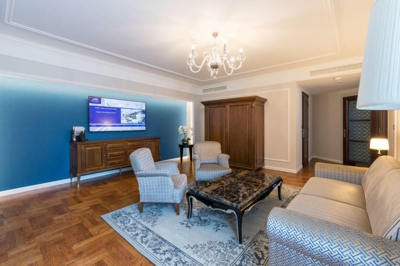 Palace Art Hotel Pezinok Ngoại thất bức ảnh