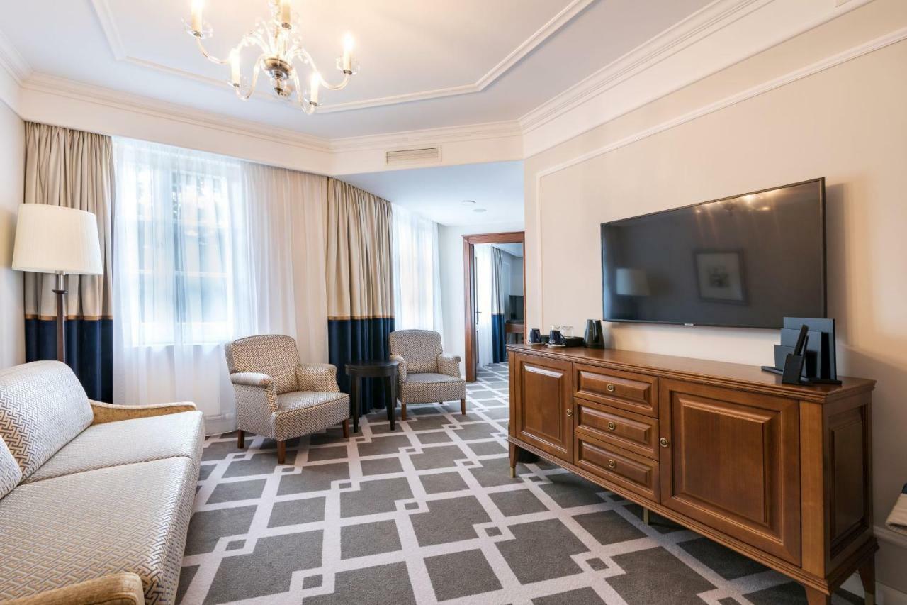 Palace Art Hotel Pezinok Ngoại thất bức ảnh