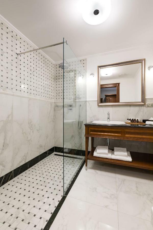 Palace Art Hotel Pezinok Ngoại thất bức ảnh