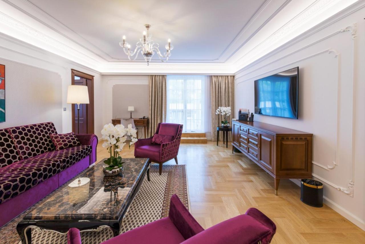 Palace Art Hotel Pezinok Ngoại thất bức ảnh